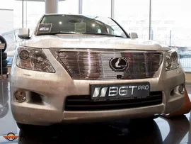 Тюнинговая решетка радиатора для Lexus LX с камерой тип Grille