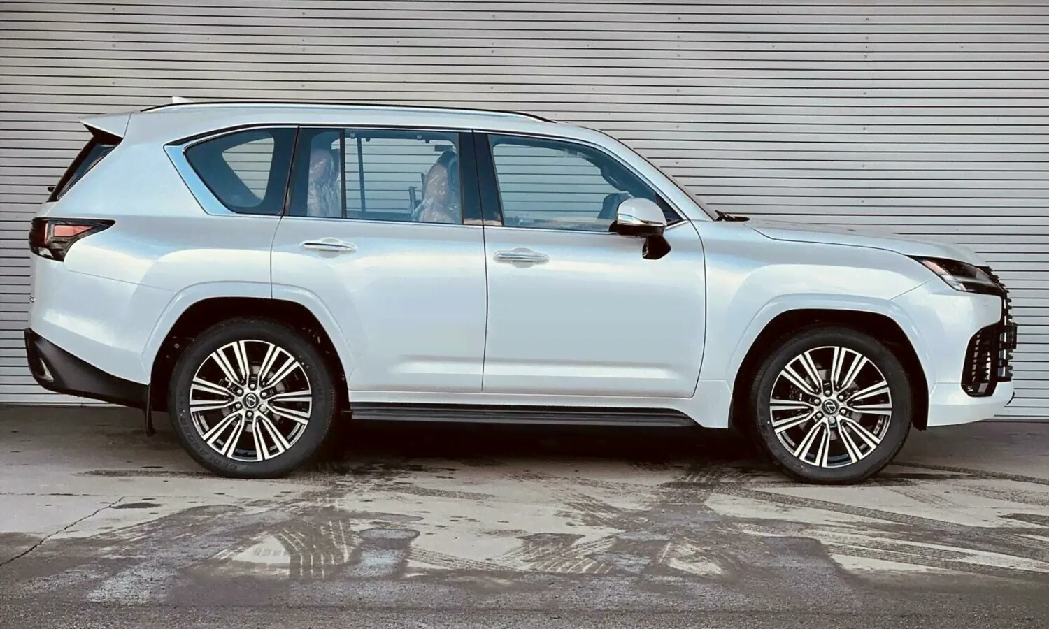 Lexus LX, 2024 г., 10 км-2