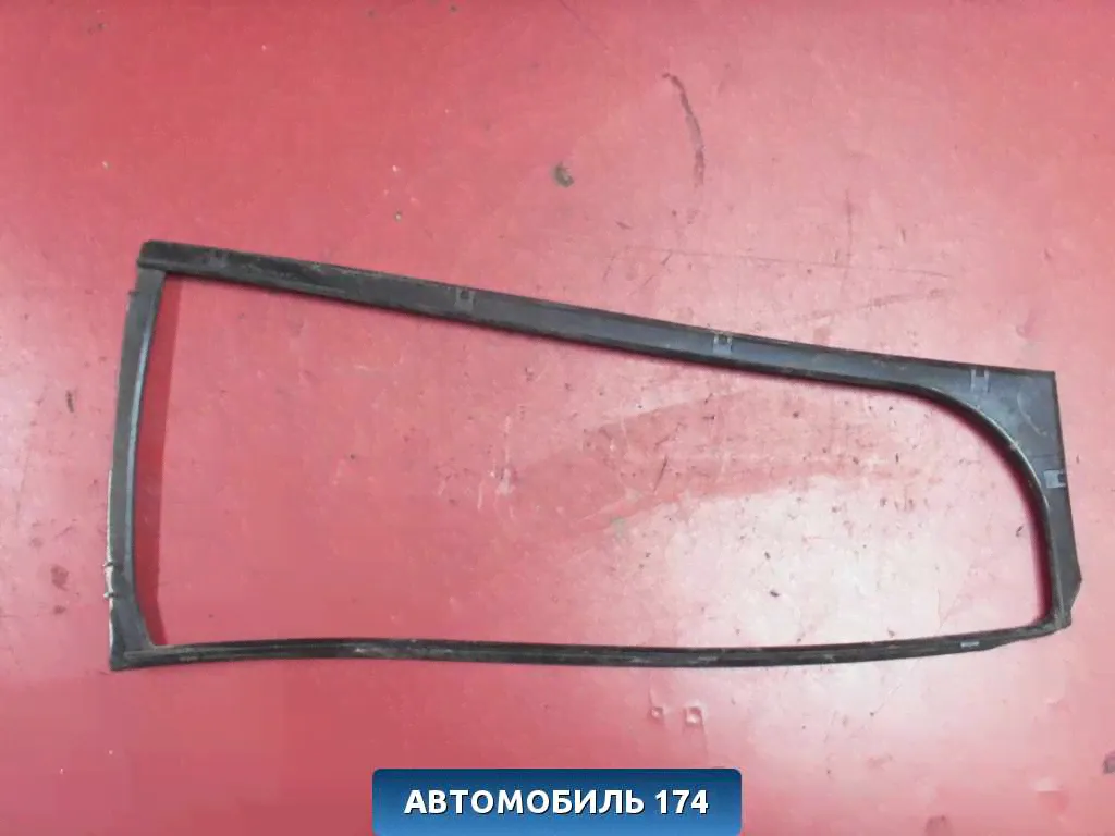Уплотнитель стекла двери 6818960060 Lexus LX 570 2007> Лексус LX 570-1